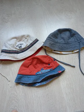 Lot de 3 bobs réversibles pour bébé 6 mois