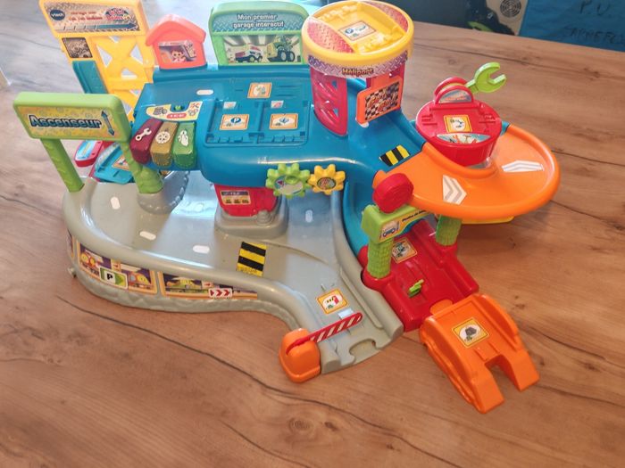 Garage tut tut bolide