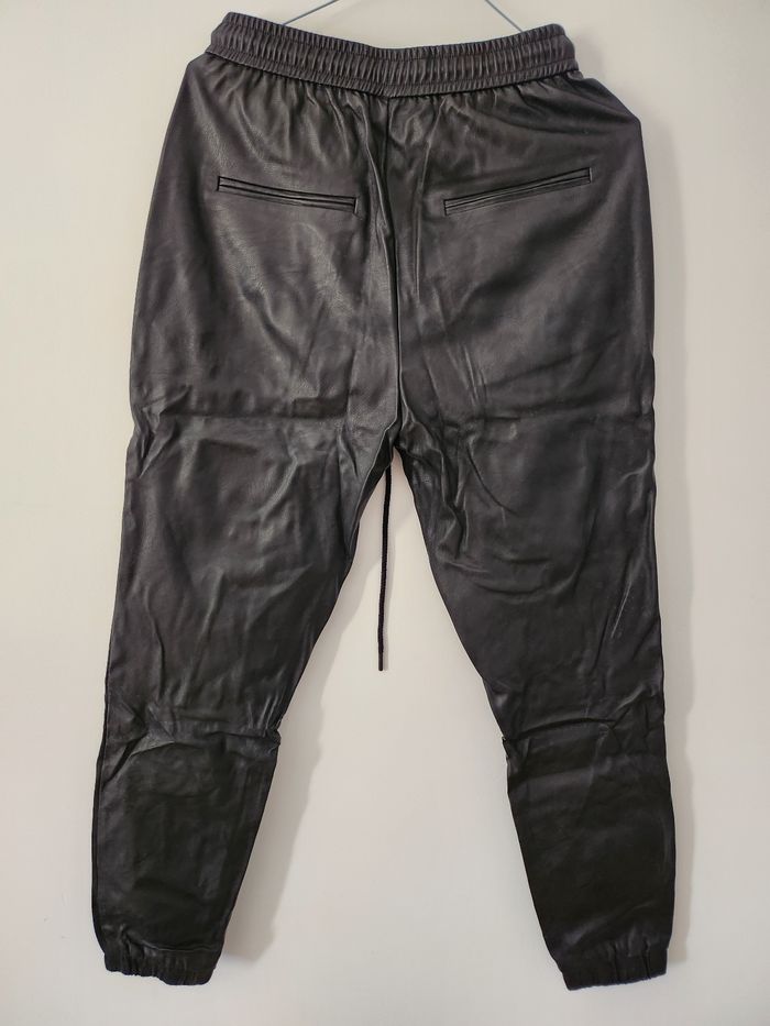 Pantalon simili noir pull&bear - photo numéro 2