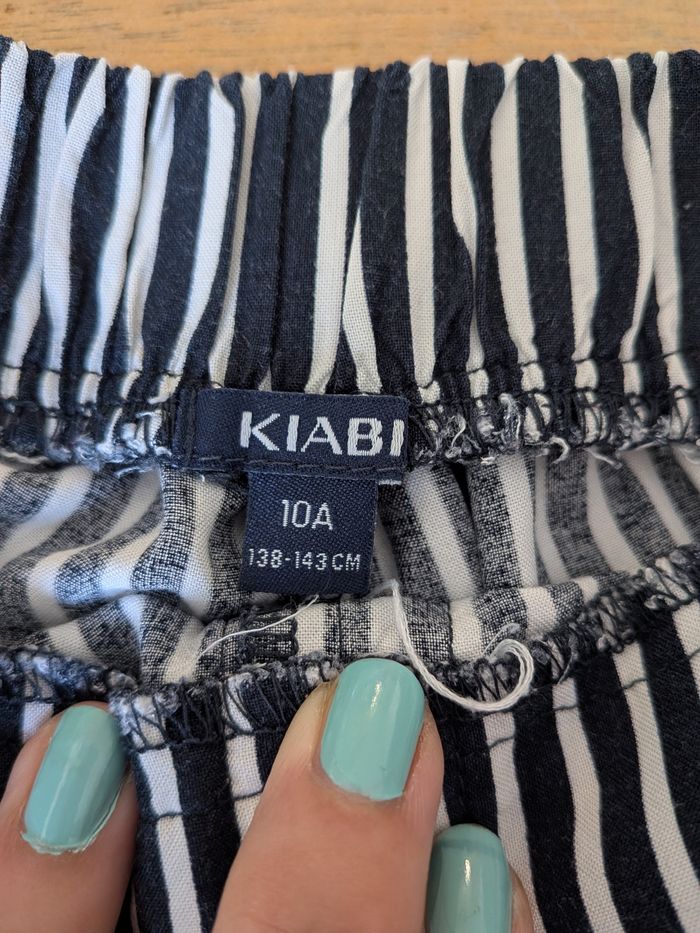 Short été rayé noir et blanc 10 ans - photo numéro 4