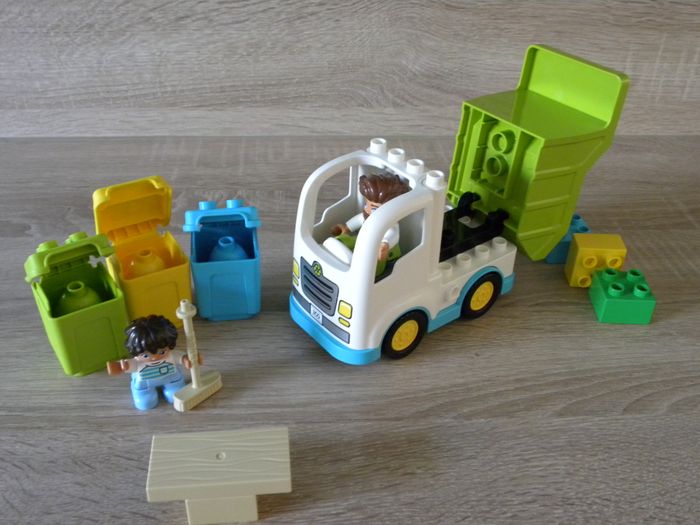 LEGO Duplo - le camion poubelle et tri sélectif 10945 - photo numéro 10