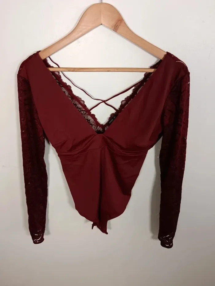 C16 bodie bordeaux Oysho M
