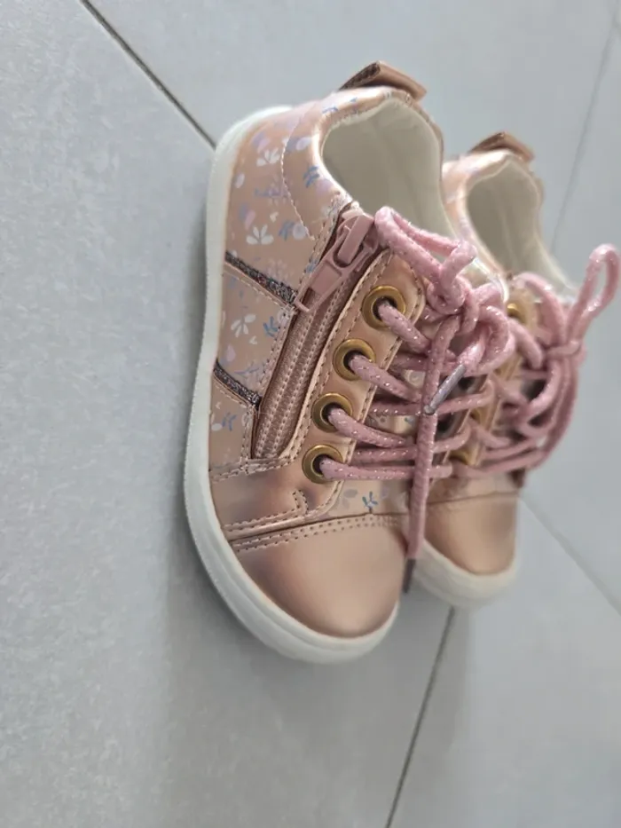 Chaussure taille 24 - photo numéro 3