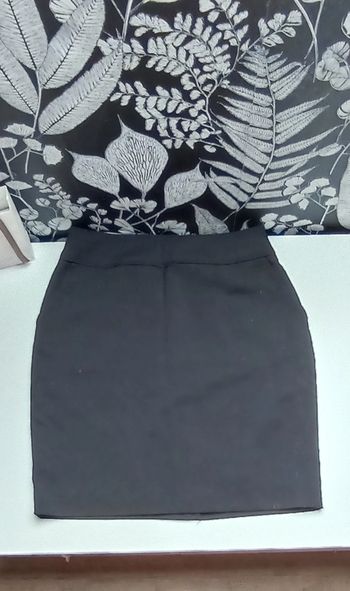 Jupe droite noire taille 40 H&M