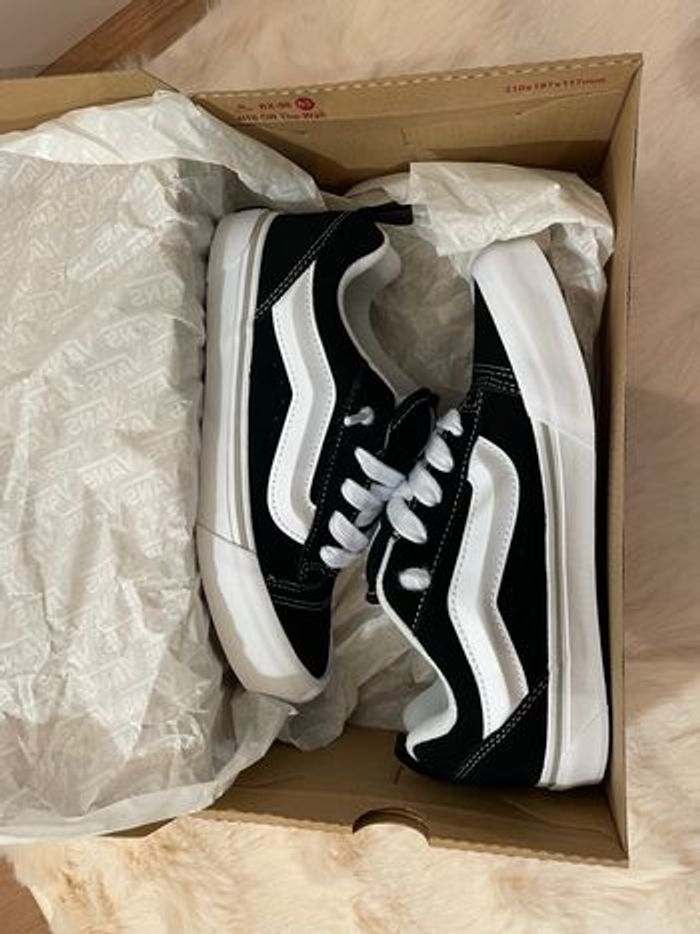 Vans Knu Skool taille 35 noir et blanches - photo numéro 6