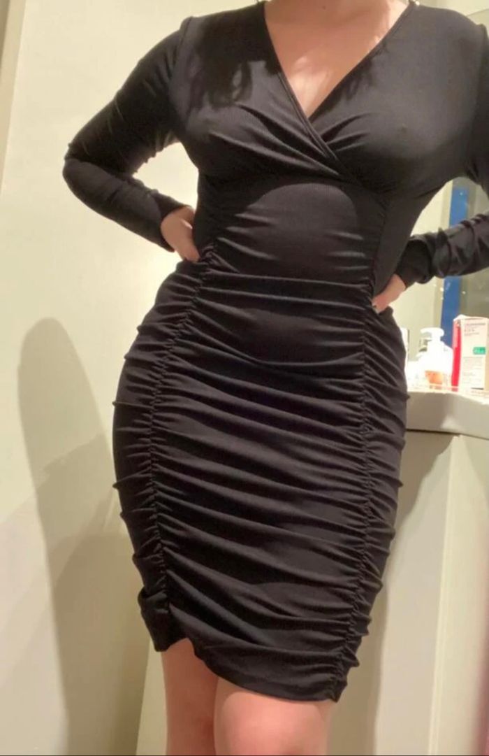 Robe noire - photo numéro 2