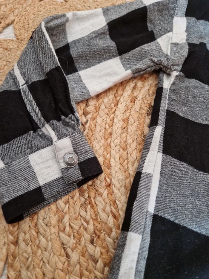 Chemise à carreaux oversize Kiabi 🍭10 ans🍭 - photo numéro 4