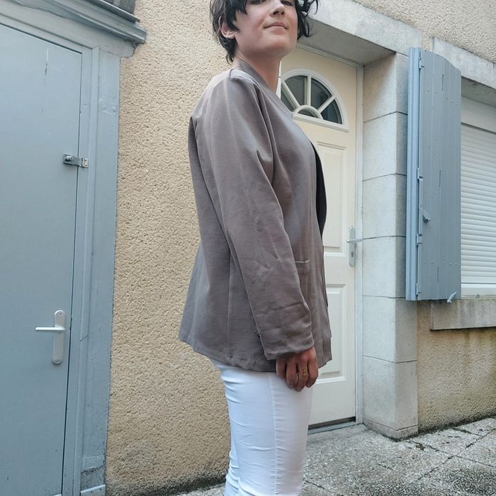 Superbe blazer taupe neuf - photo numéro 4