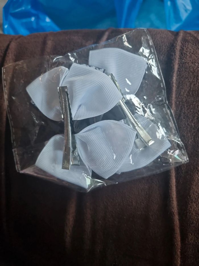 Lot de deux pinces à cheveux, barrettes - photo numéro 2