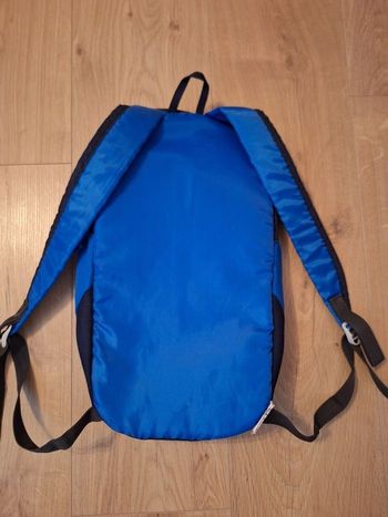 Sac à dos 37x20x10 petit taille excellent état bleu 2 fermetures