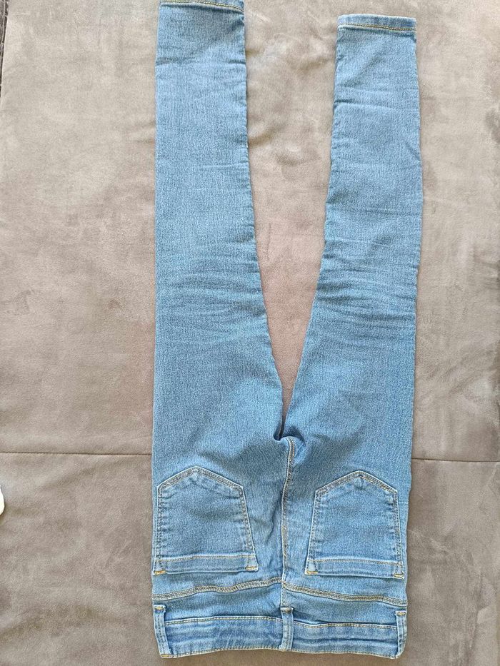 Jean fille bleu clair taille 134 C&A - photo numéro 2