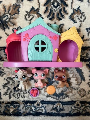Littlest Petshop Bobblin Barn Set
