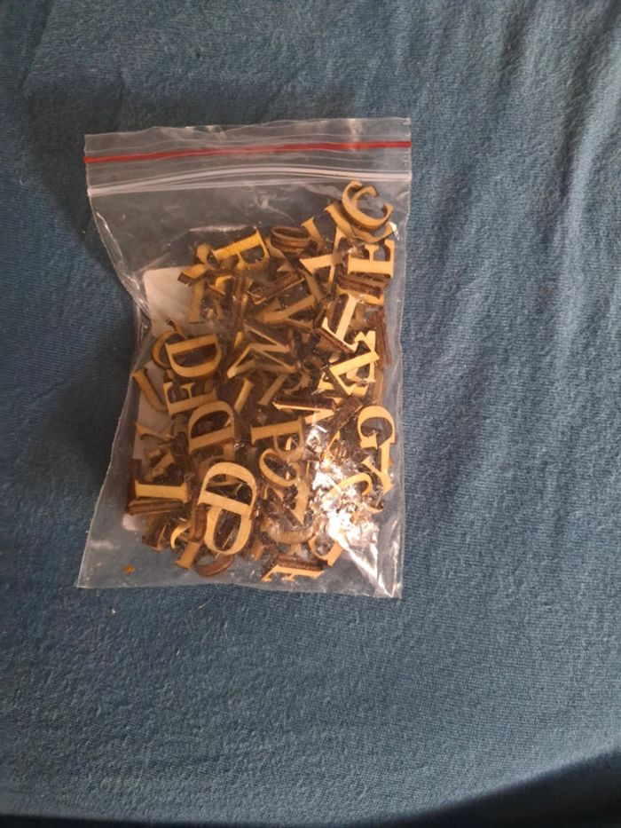 Petite lettre en bois