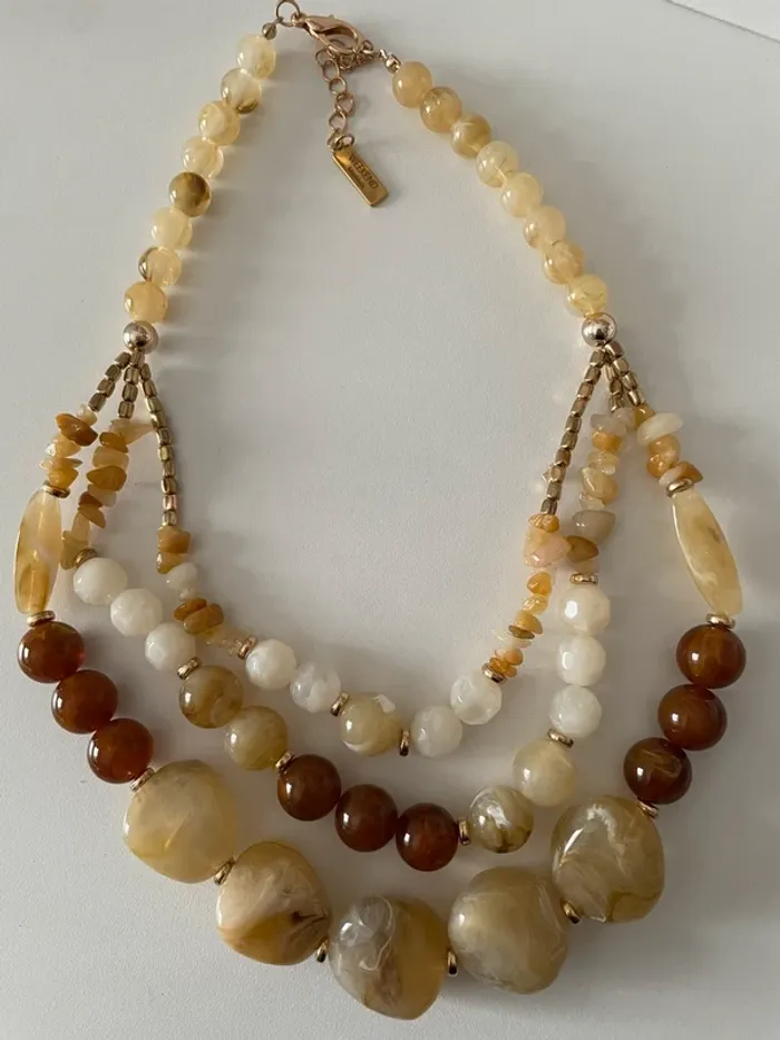 Collier Weekend MaxMara en pierres naturelles tons miel et crème - photo numéro 5