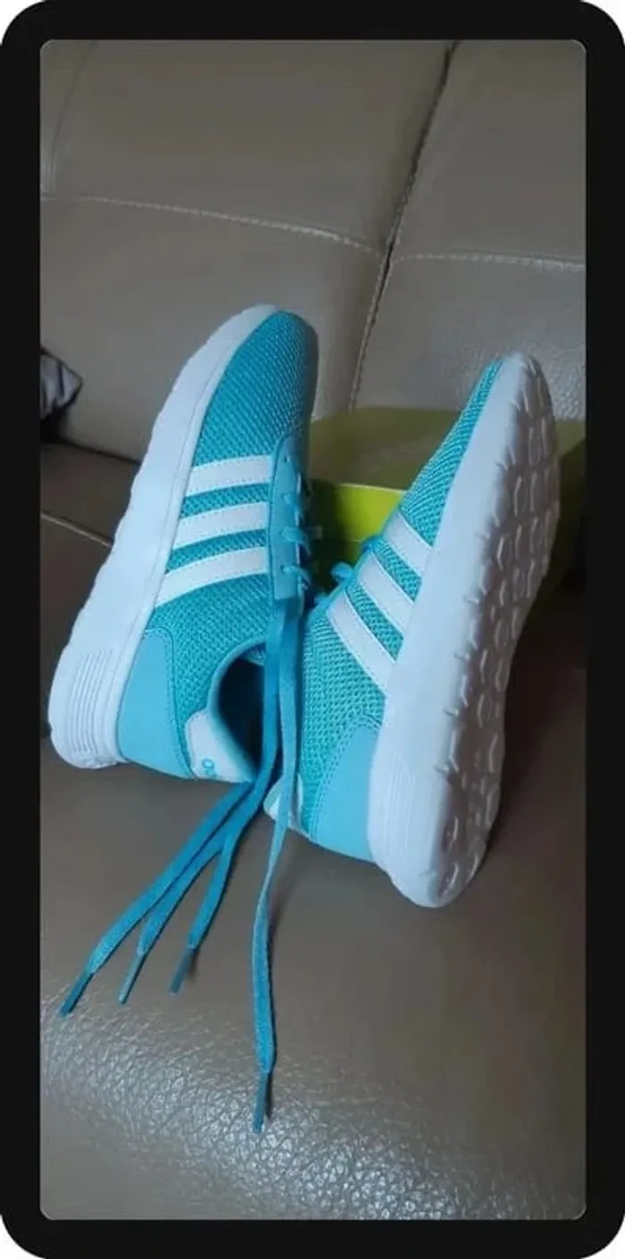 Chaussures / baskets adidas lite racer k bleu ciel pointure 34 état neuves - photo numéro 4