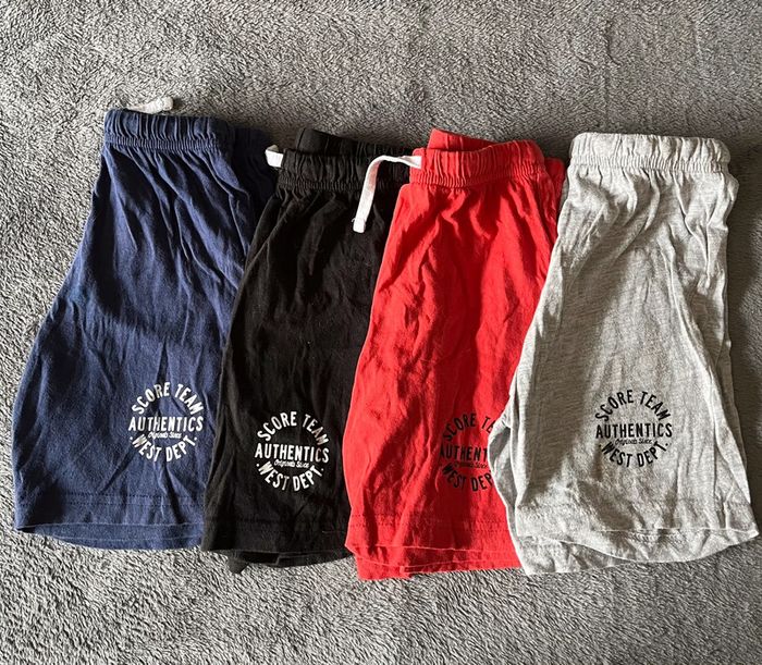 Lot 4 shorts légers 3-4 ans