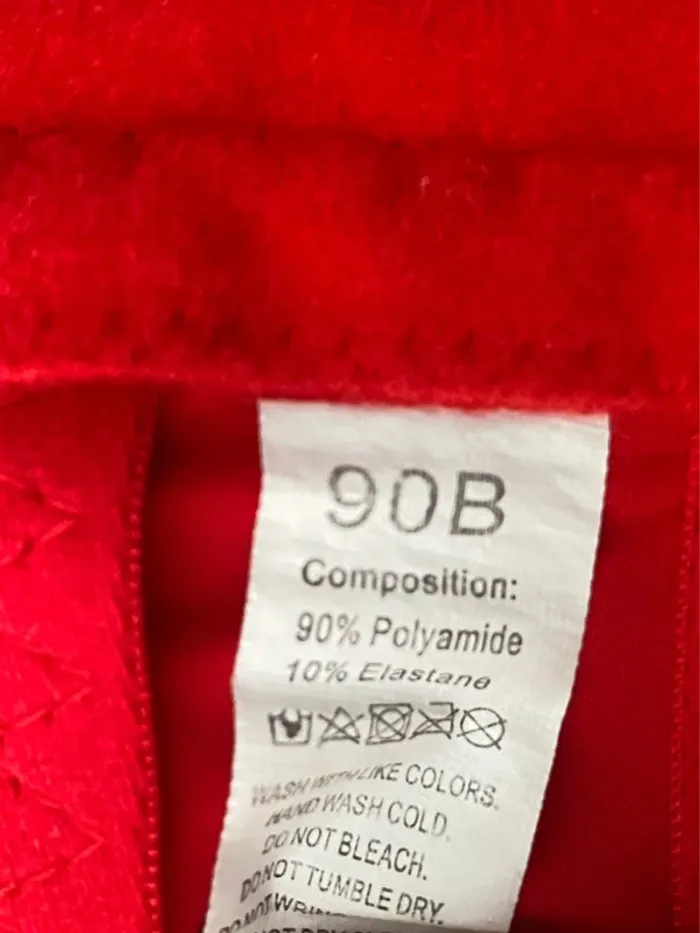 Soutien-gorge rouge et noir 90B/105B - photo numéro 4