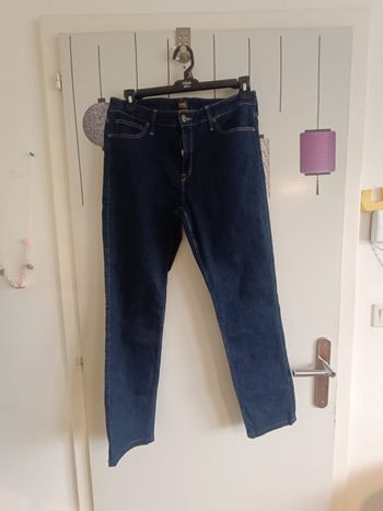 Jeans bleu marine de marque Lee en taille 42.