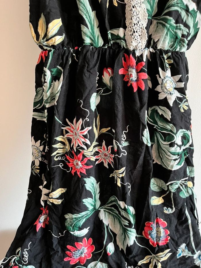 Robe à bretelles fleurie et dentelle - photo numéro 3