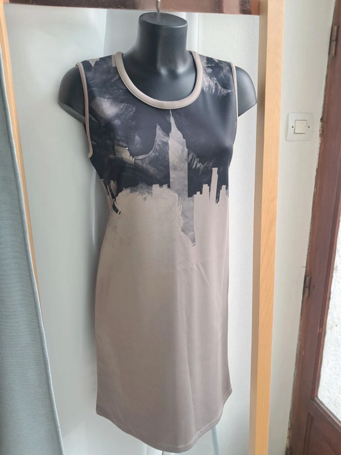 La fée Maraboutée robe noire T.42 en tbe