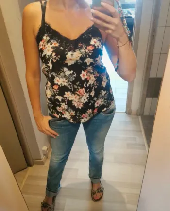 Debardeur fleuri effet soie taille 36/38