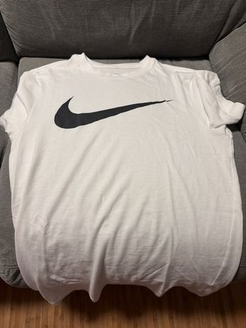 T-shirt Nike