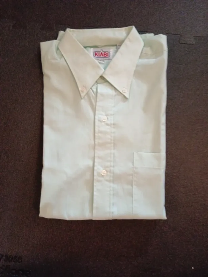 Chemise vert pâle