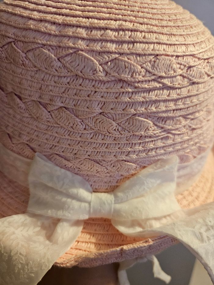 Robe de cérémonie et son chapeau - photo numéro 5