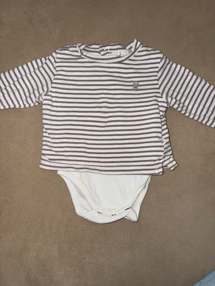 T-shirt avec body intégré