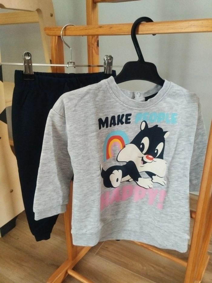 Ensemble sweat et jogging taille 9-12 mois