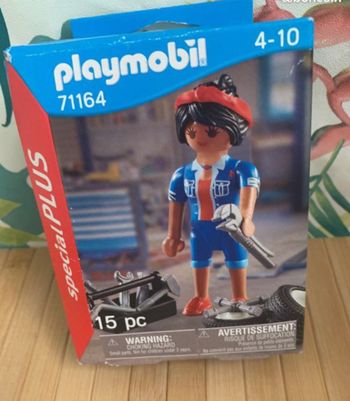 La mécanicienne playmobil 71164