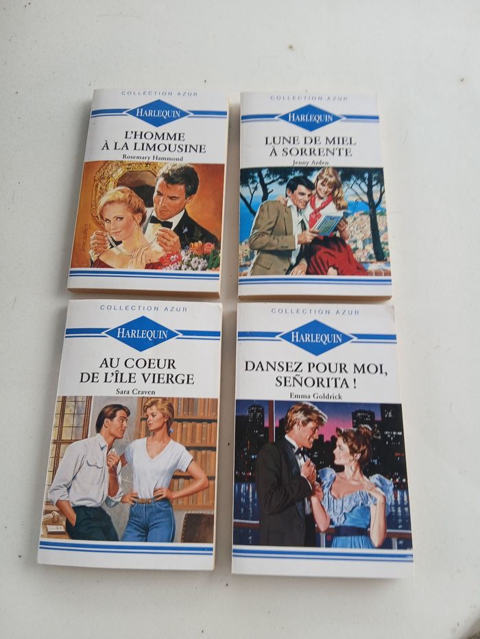 Lot de 4 livres poches harlequin