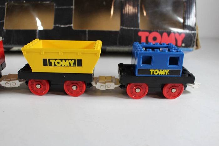 TomyTrain 2 1988 Incomplet Locomotive à réparer - photo numéro 10