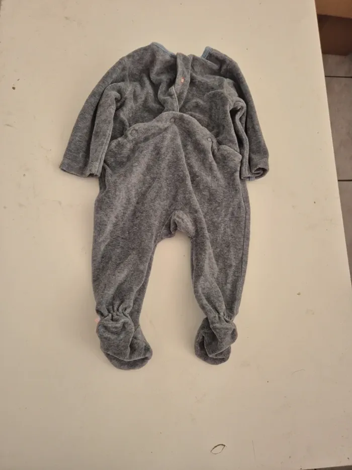 Pyjamas 3 mois - photo numéro 3