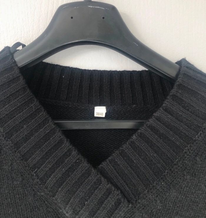 Pull noir col V épais 38/40 - photo numéro 2
