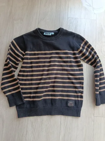 pull fin col V taille 6 ans