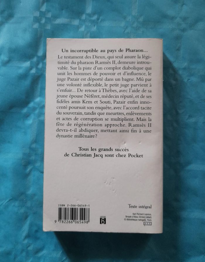 Le juge d'Egypte T2 La loi du désert de Christian Jacq Ed. Pocket - photo numéro 2