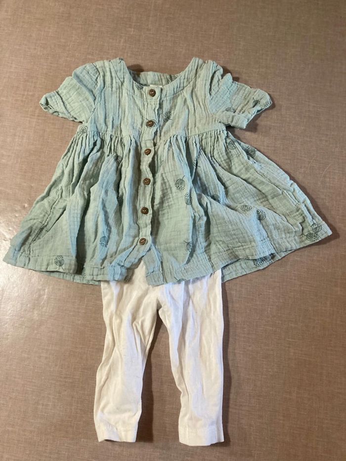 Robe + legging bébé 6 mois – gaze de coton verte et coton blanc