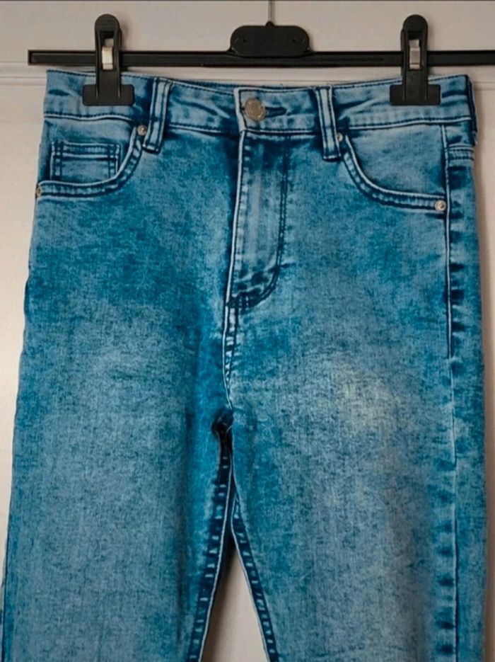 Jean skinny bleu Bershka XS
34 - photo numéro 7