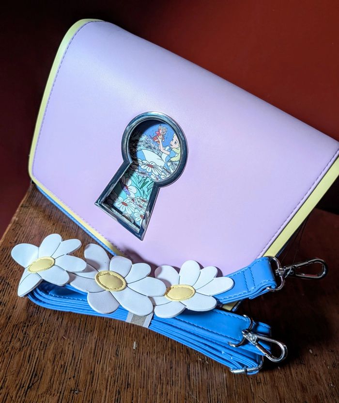 Loungefly Alice pastel fleur - photo numéro 13