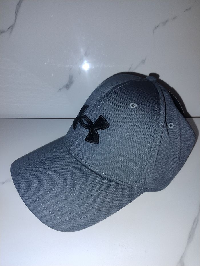 Under amour casquette noire et grise taille M/L. - photo numéro 3