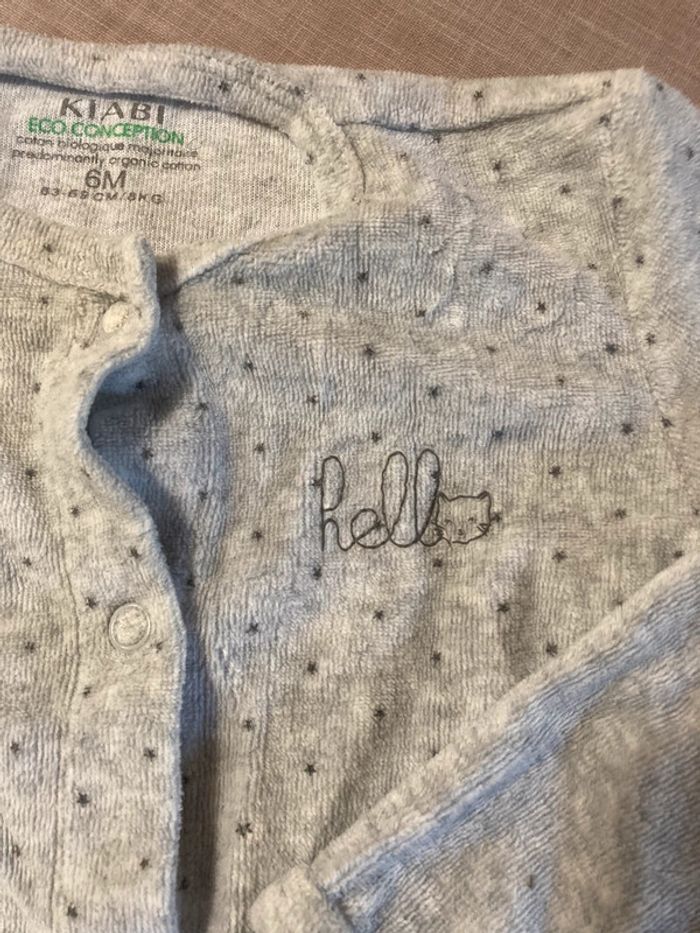 Lot de 2 pyjamas gris bébé – Kiabi – Taille 6 mois - photo numéro 3