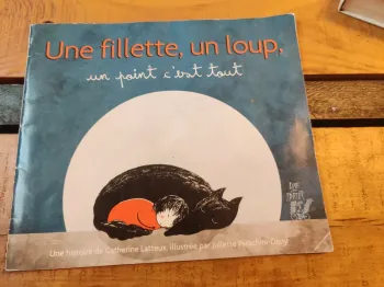 Une fillette, un loup un point c'est tout