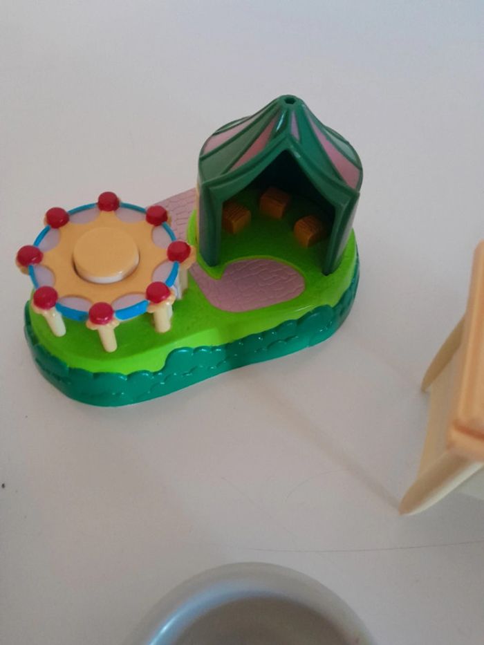 Lot de jouets accessoires pour figurines - photo numéro 4