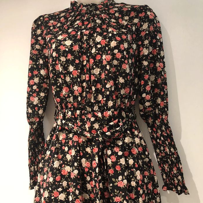 Robe fleurs  noir rose crème  beige taille S shein - photo numéro 4