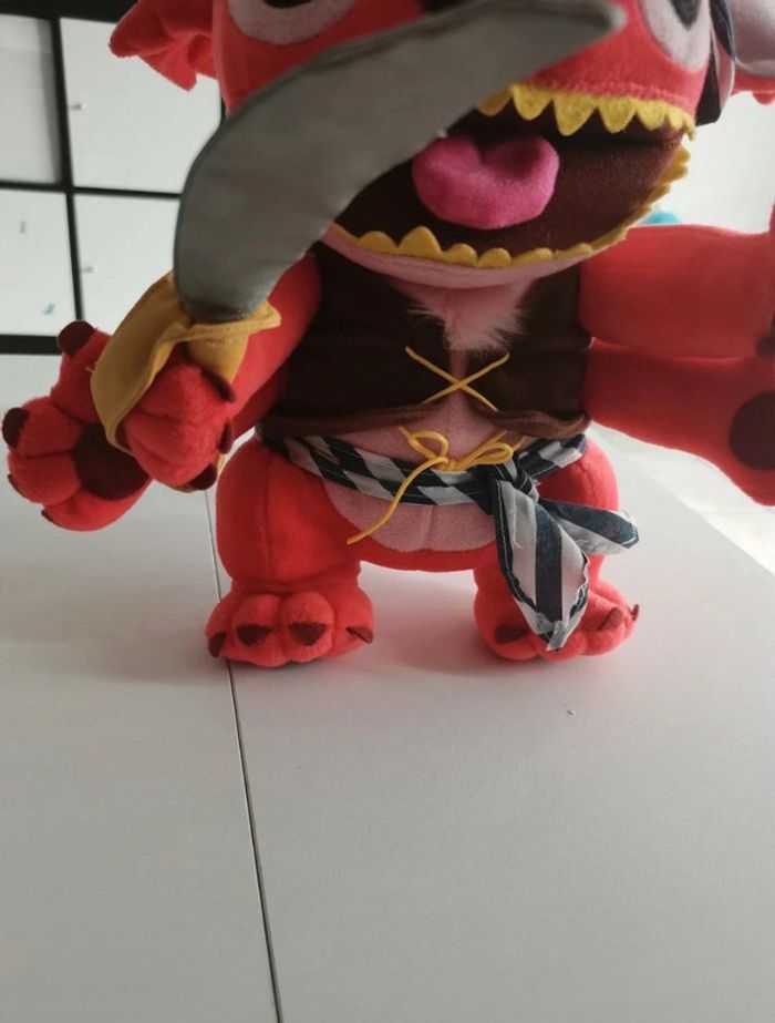 Peluche Leroy pirate de Lilo et Stitch Disney - photo numéro 3