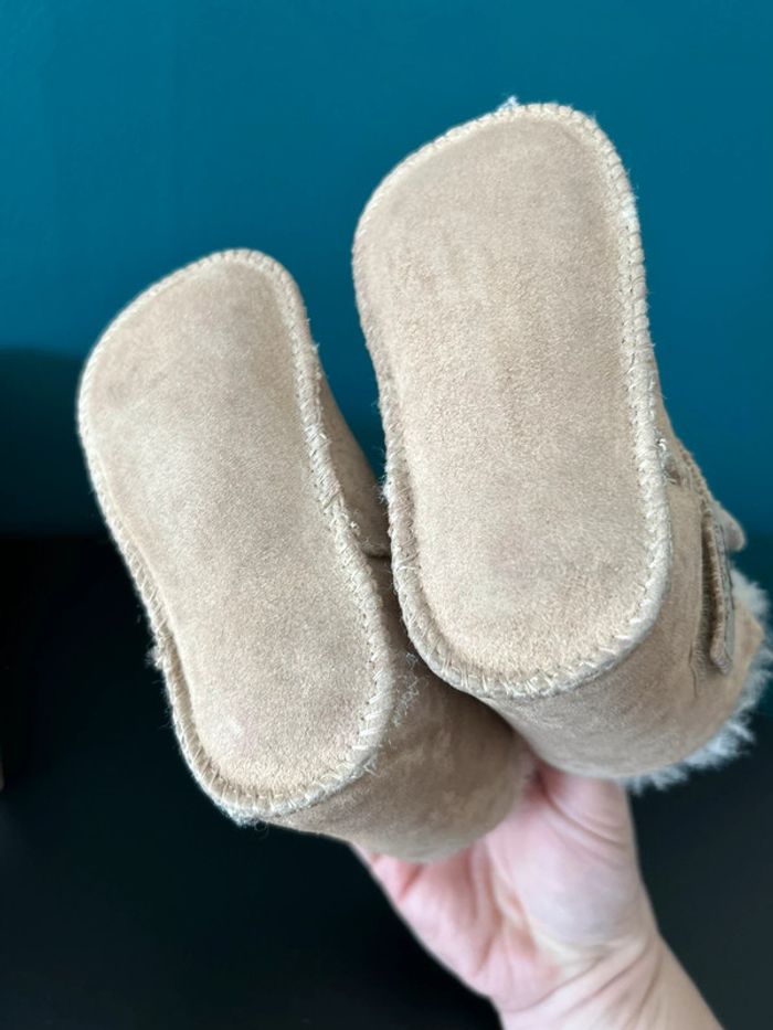 Bottine bébé - UGG - taille S - photo numéro 5