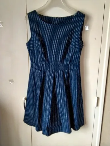 Robe courte sans manches. Vintage (A127)
