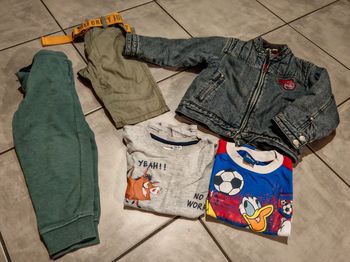 Lot de vêtements garçon taille 4 ans