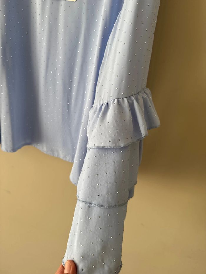 👕🌞Haut à strass bleu ciel clair été  - neuf avec étiquette- melitea - taille unique - photo numéro 5